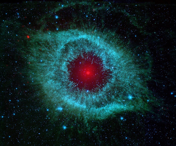 ערפילית הסליל, ערפילית פלנטרית שנמצאת 650 שנות אור מכדור הארץ, באור תת-אדום 