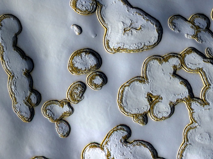 מבט מקרוב על קרח הפחמן הדו-חמצני שבקוטב הדרומי של מאדים | צילום: NASA/JPL/University of Arizona