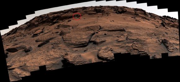 התמונה המקורית. עדיין רואים פה דלת, בעיגול האדום? צילום: NASA/JPL/Mars Curiosity team