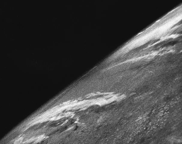 התמונה הראשונה של כדור הארץ מהחלל, 1946. קרדיט: White Sands Missile Range/Applied Physics Laboratory