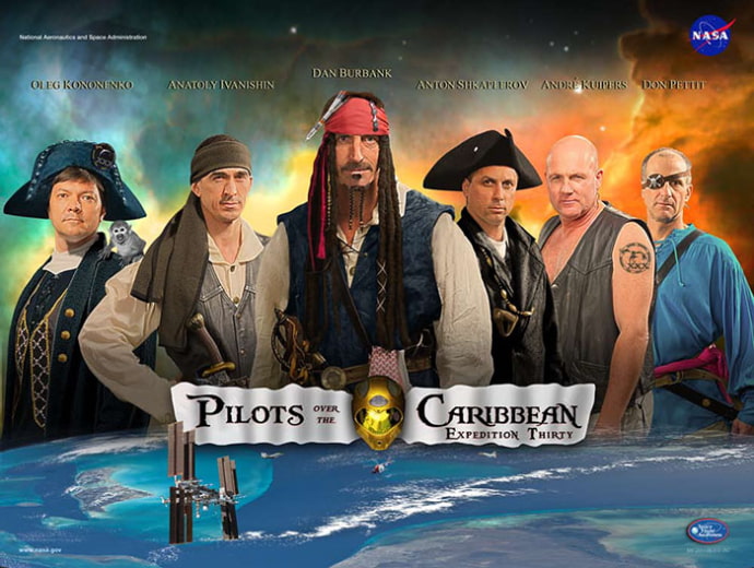 פוסטר משלחת אסטרונאוטים לפי הסרט Pirates of the Caribbean