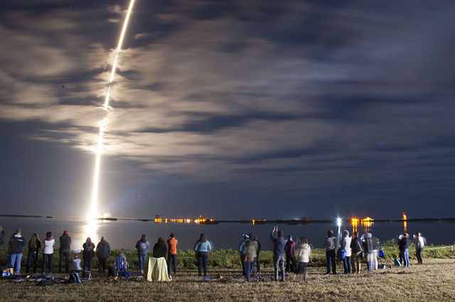 המשגר Atlas V, שיישא את דוכיפת 2, בין השאר | צילום: NASA/Ben Smegelsky