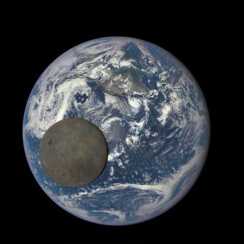 הצד הרחוק (והמואר) של הירח | NASA