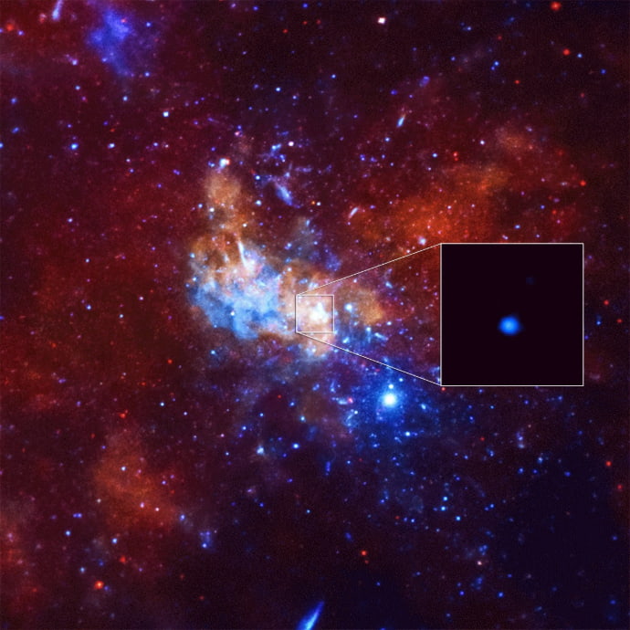 התפרצות קרינת רנטגן מהחור השחור העל-מסיבי שנמצא במרכז הגלקסיה שלנו, שביל החלב, ב-2013. קרדיט: נאס"א