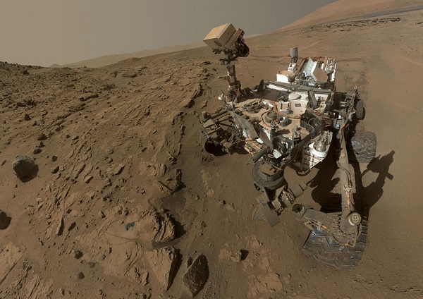 קיוריוסיטי על פני הקרקע במאדים |  NASA/JPL-Caltech/MSSS