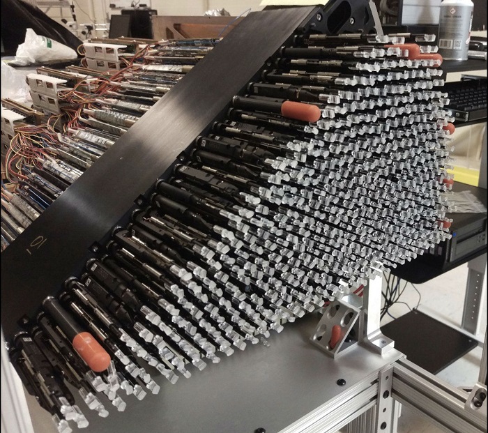 5000 רובוטים דמויי עיפרון במשקל כולל של 9 טון