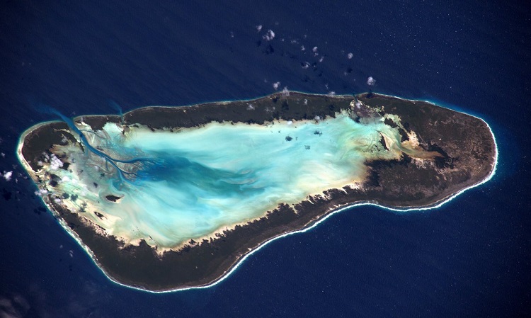 אלדברה באיי סיישל. אטול האלמוגים השני בגודלו בעולם מעל פני הים | צילום: Tim Peake