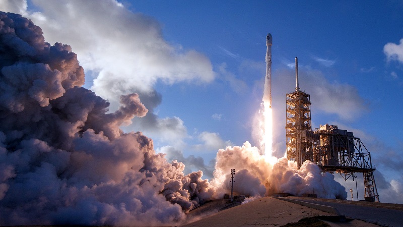 משגר פאלקון 9 ממריא מאתר השיגור בפלורידה | צילום: SpaceX