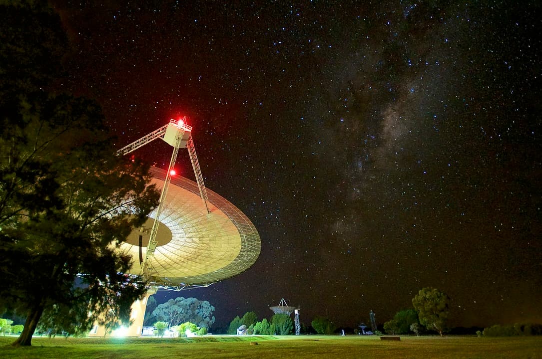 מצפה הכוכבים פארקס. מהרדיו-טלסקופים הרגישים בעולם. קרדיט: Daniel John Reardon