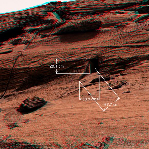 תמונת תלת-ממד שיצר צוות הקיוריוסיטי משתי תמונות שונות של האובייקט, כדי להבין את הממדים שלו. צילום: NASA/JPL/Mars Curiosity team