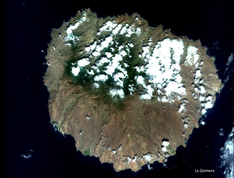 האי לה גומרה (La Gomera), כפי שצולם ע"י הלוויין ונוס
