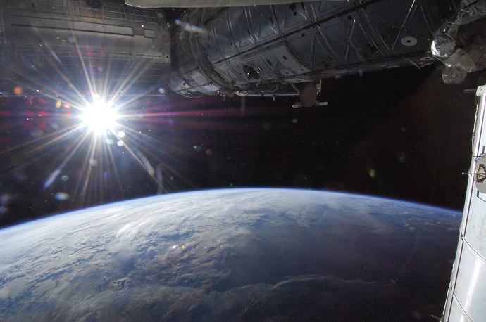 השמש מתחנת החלל הבינלאומית. קרדיט: נאס