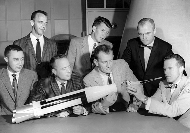 שבעת האסטרונאוטים של תוכנית מרקורי ב-1962. אף לא אישה אחת. קרדיט: נאס"א