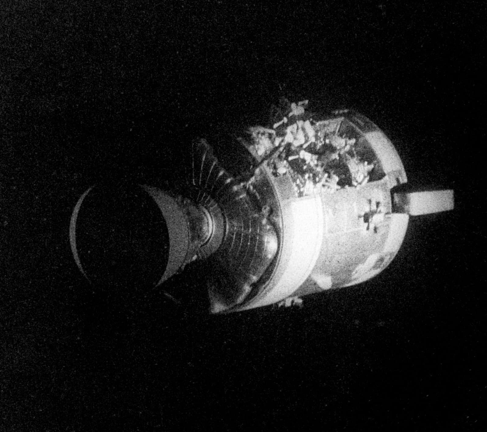 רכב הנחיתה הירחי "אקווריוס" כפי שצולם מתא הפיקוד "אודיסאה". קרדיט: NASA