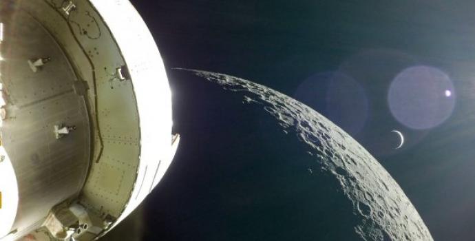 "זריחת הארץ" של ארטמיס 1: כדור הארץ עולה מעל האופק הירחי. התמונה צולמה ב-5 בדצמבר. קרדיט: נאס"א