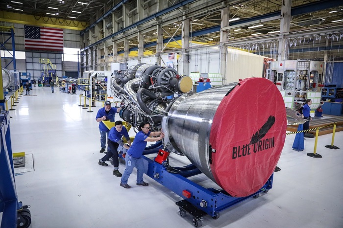 מנוע BE-4 במתקני חברת Blue Origin. קרדיט: Blue Origin