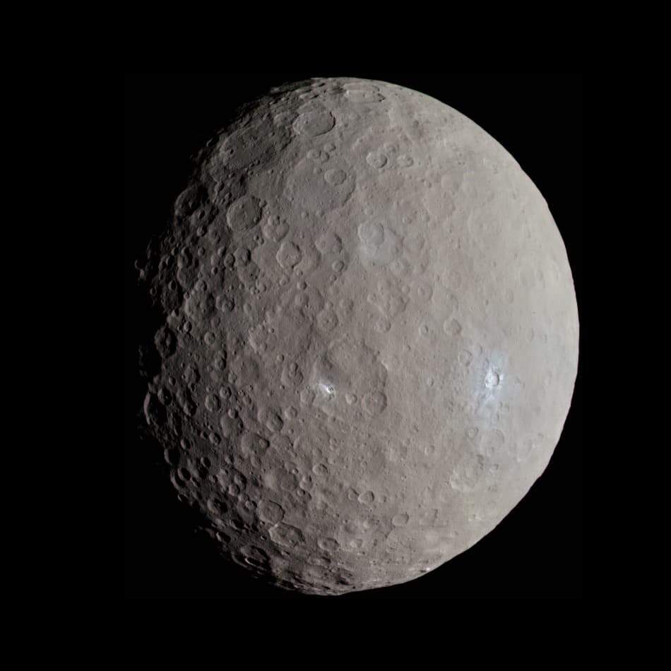 קרס, כפי שצולם על ידי הגשושית שחר ב-2015. קרדיט: NASA/Justin Cowart
