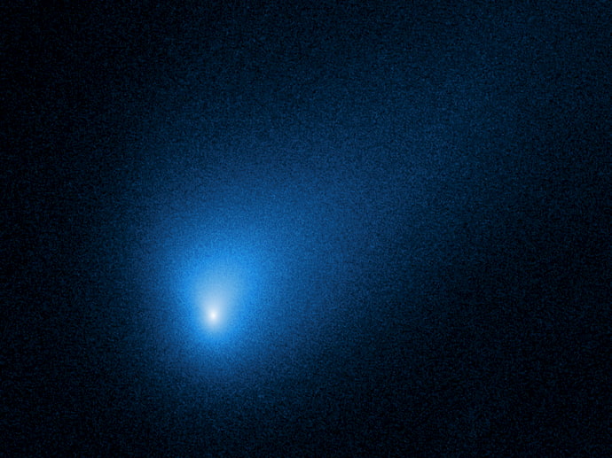 כוכב השביט הבין-כוכבי בוריסוב, כפי שצולם על ידי טלסקופ החלל האבל בדצמבר 2019. קרדיט: NASA, ESA, and D. Jewitt (UCLA)