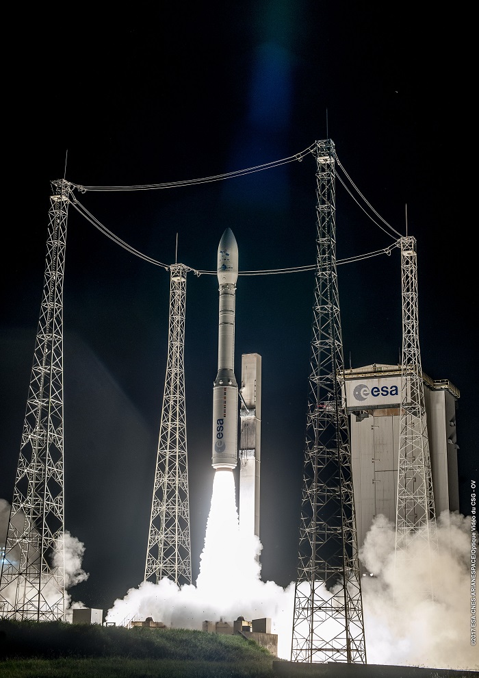 משגר וגה יוצא לדרך | צילום: ESA/CNES/ARIANESPACE/Optique Video du CSG-OV