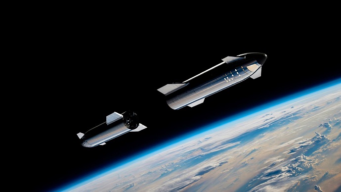 שתי חלליות סטארשיפ מתדלקות במסלול סביב כדור הארץ. קרדיט: ספייס אקס