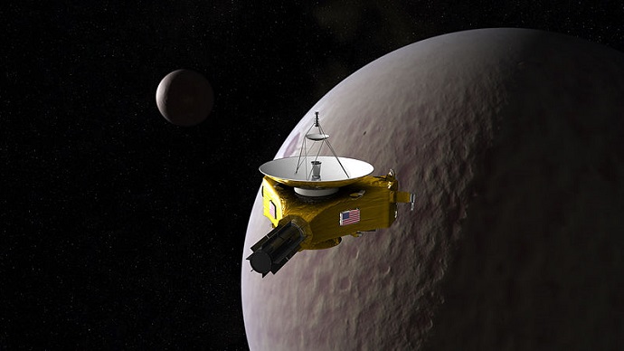 החללית ניו הורייזונס הגיעה קרוב לירח במהירות שיא אך לא עצרה כדי להיכנס למסלול סביבו. קרדיט: Kevin Gill from Nashua, NH, United States