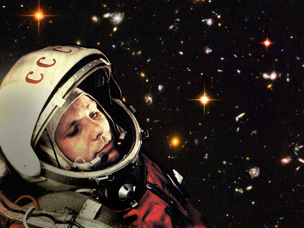 יורי גגארין על רקע חלל עמוק | עיבוד: Robert Couse-Baker | צילומים: TASS ;NASA