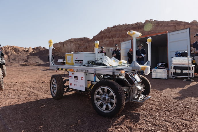 הרובר Exoscot מוכן לפעולה. רובוטים עתידים להיות כלי מרכזי במשימות מאדים המאוישות. קרדיט: OeWF: Florian Voggeneder