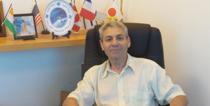 אבי בלסברגר, מנהל סוכנות החלל הישראלית במשרד המדע והטכנולוגיה
