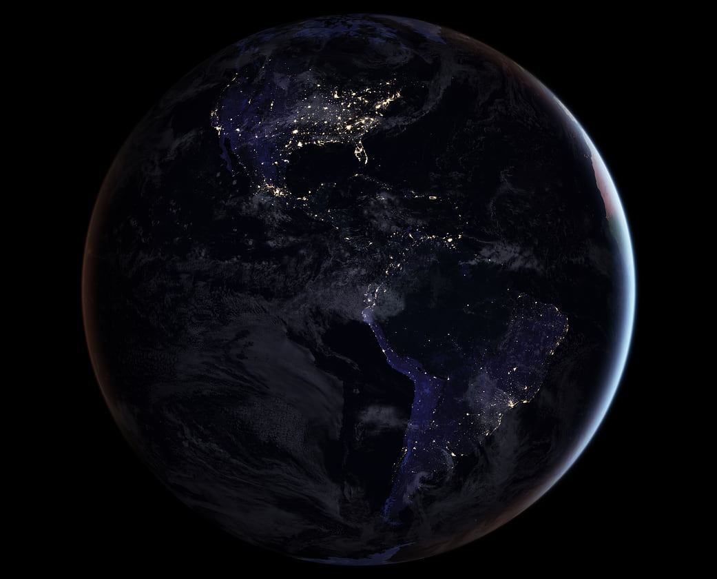 כדור הארץ בחשיכה. קרדיט: NASA
