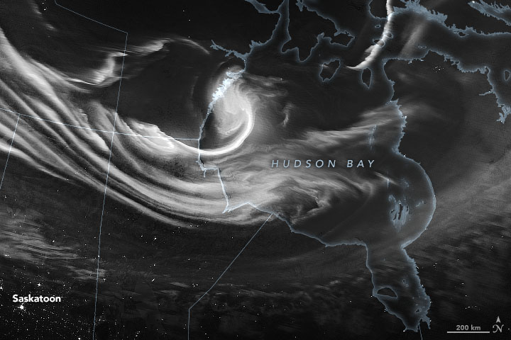 אורות הזוהר הצפוני מעל קנדה, כפי שצולמו ב-4 בפברואר בתת-אדום על ידי לוויין של נאס"א. קרדיט: נאס"א