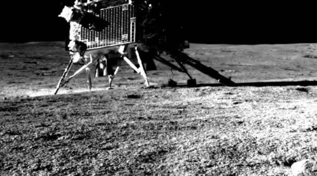 הנחתת ויקראם על אדמת הירח, כפי שצולמה על ידי הרובר פראגיאן. קרדיט: ISRO