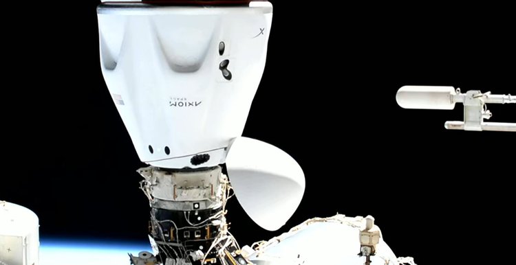 משימת אקסיום 1 – ובתוכה משימת רקיע – עוגנת בתחנת החלל הבינלאומית. קרדיט: אקסיום ספייס 