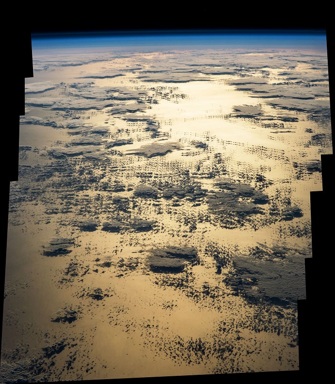 קשר בין עצמת הסופות למידת ההחזריות של כדור הארץ. קרדיט: NASA