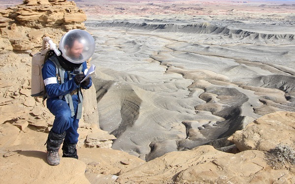 רואי נאור באזור במדבר יוטה המהווה סימולציה למאדים | צילום:  Dr. Niamh Shaw