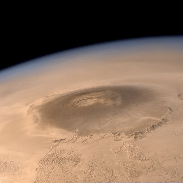 אולימפוס מונס. האם בקרוב נזכה גם לסיור וירטואלי על ההר הגבוה ביותר במאדים ובמערכת השמש כולה? | צילום: ESA/DLR/FU Berlin/J. Cowar