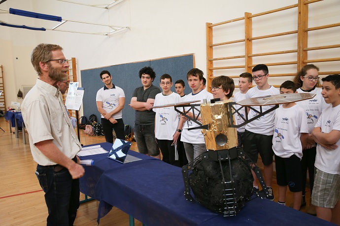 נבחרת החלל של חט"ב אורט דפנה, עם הדגם שלהם, Opophis 1 נבחרת החלל של חט"ב אורט דפנה, עם הדגם שלהם, Opophis 1