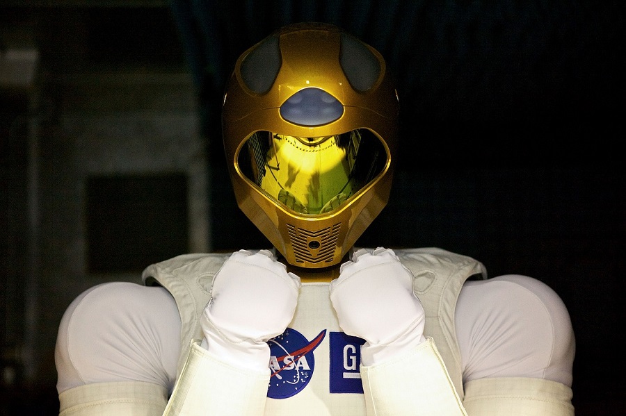 רובוט משוכלל דמוי אדם, המבצע מגוון משימות בחלל | NASA