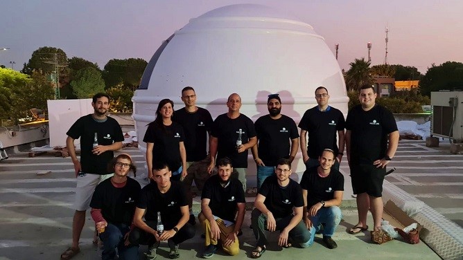 צוות מפתחי SATLLA-1. קרדיט: אוניברסיטת אריאל צוות מפתחי SATLLA-1. קרדיט: אוניברסיטת אריאל