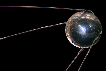 הלווין הראשון ספוטניק 1, אשר שוגר על ידי ברה"מ בשנת 1957 | NASA