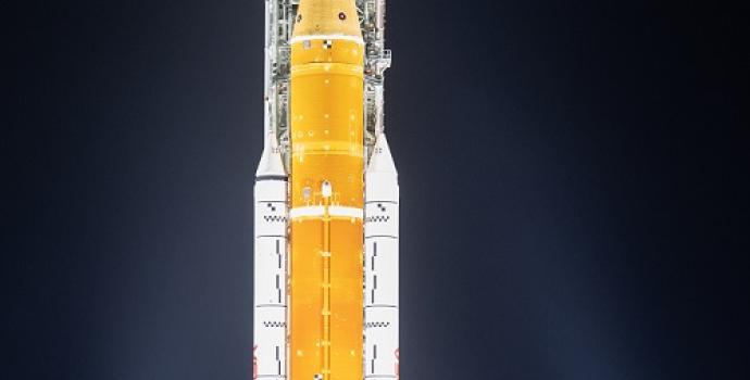 ה-SLS עם האוריון על כן השיגור. קרדיט: נאס"א