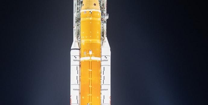 ה-SLS עם האוריון על כן השיגור. קרדיט: נאס"א