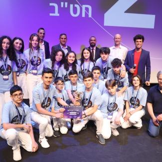 הקבוצה האזרית זוכה במקום השני בקטגוריית חטיבות הביניים. קרדיט: מירי שמעונוביץ'
